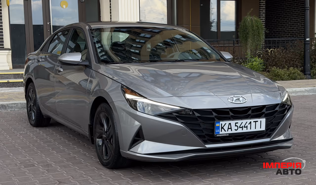 Hyundai Elantra - фото 3