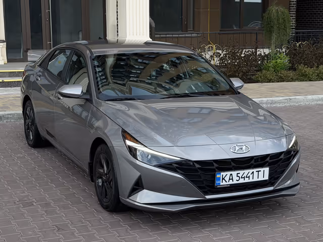 Hyundai Elantra - фото 4