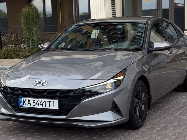 Hyundai Elantra - фото 2