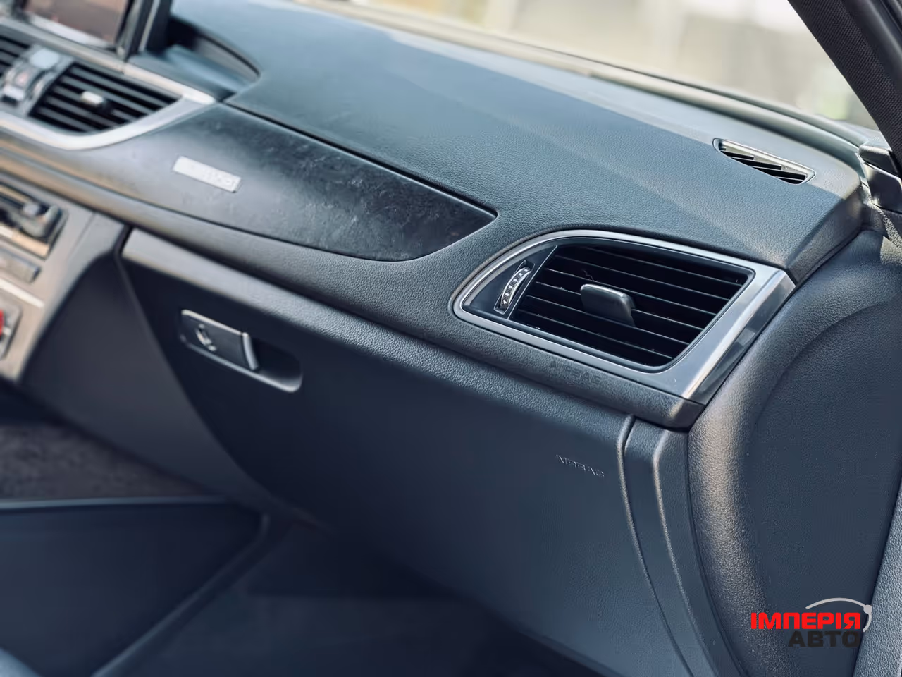 Audi A6 - фото 10