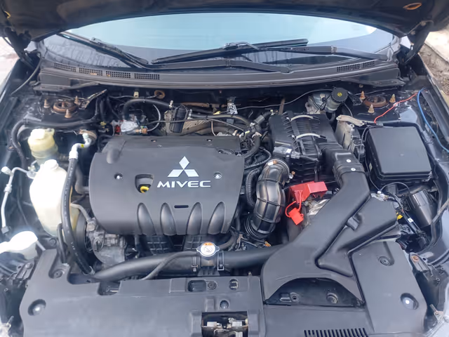 Mitsubishi Lancer - фото 4