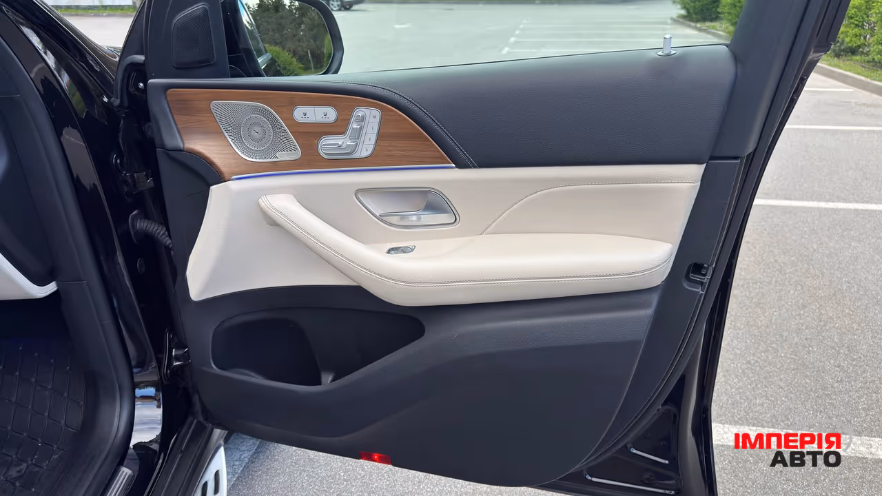 Mercedes-Benz GLS - фото 15