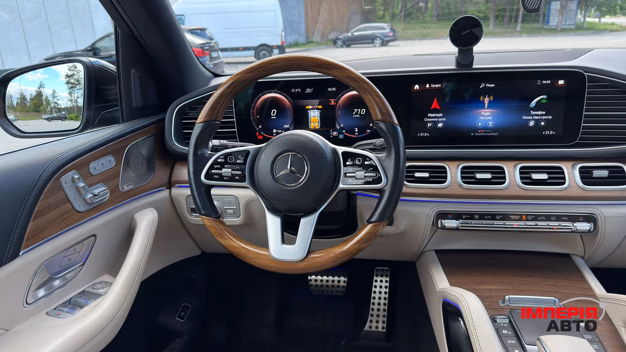 Mercedes-Benz GLS - фото 25