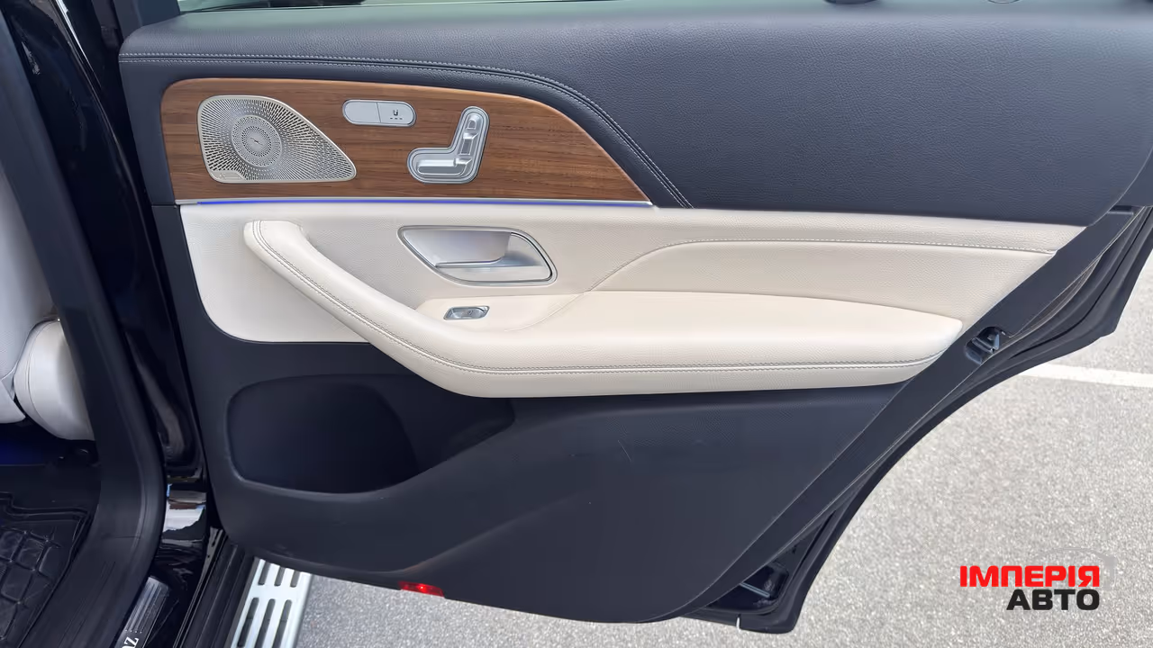 Mercedes-Benz GLS - фото 17