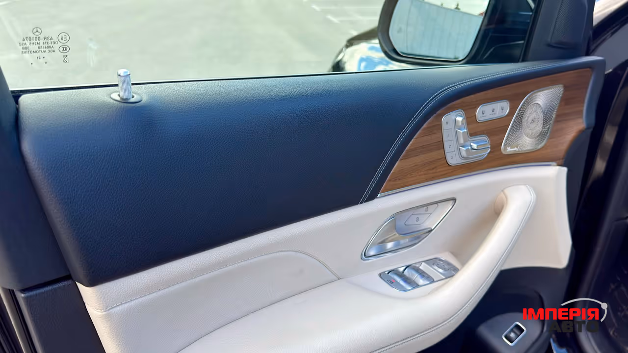 Mercedes-Benz GLS - фото 35