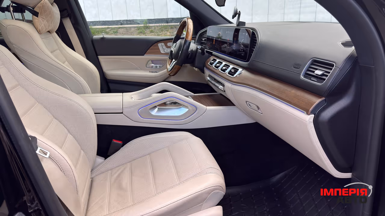 Mercedes-Benz GLS - фото 12