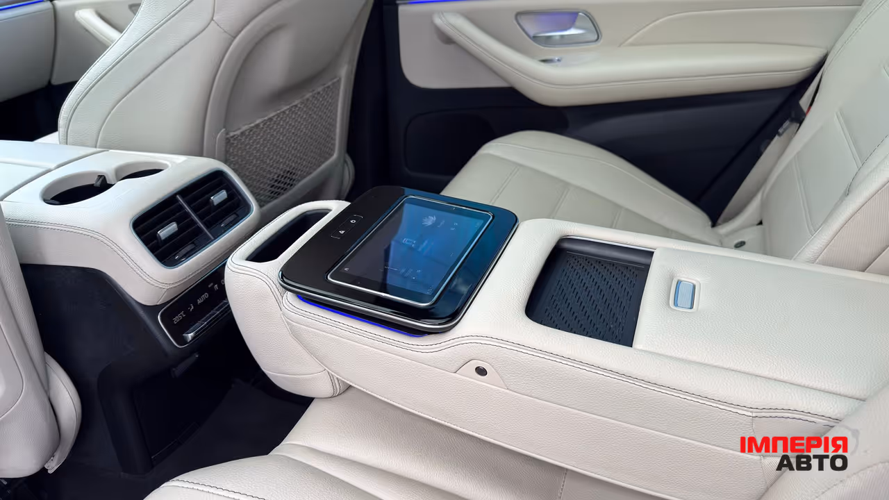 Mercedes-Benz GLS - фото 28