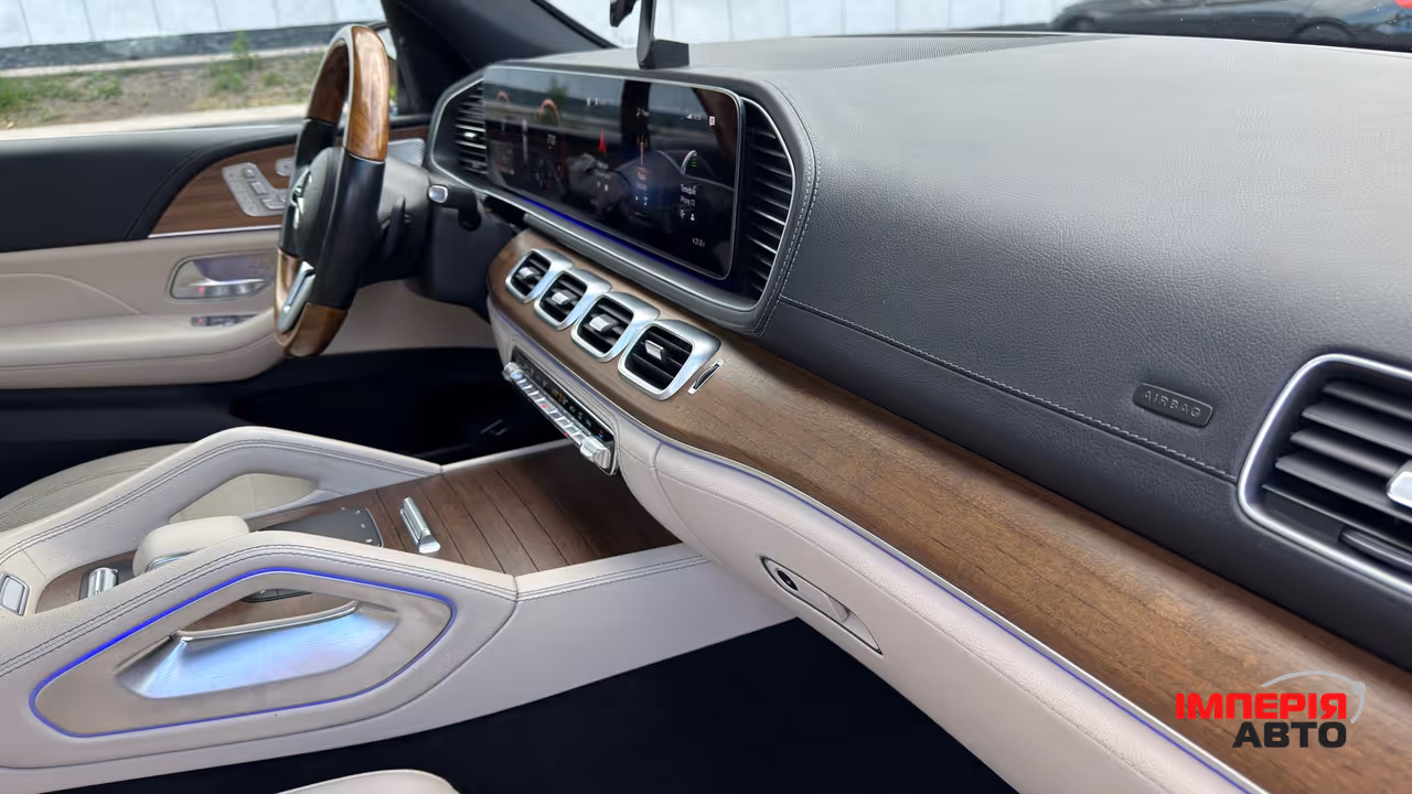 Mercedes-Benz GLS - фото 11