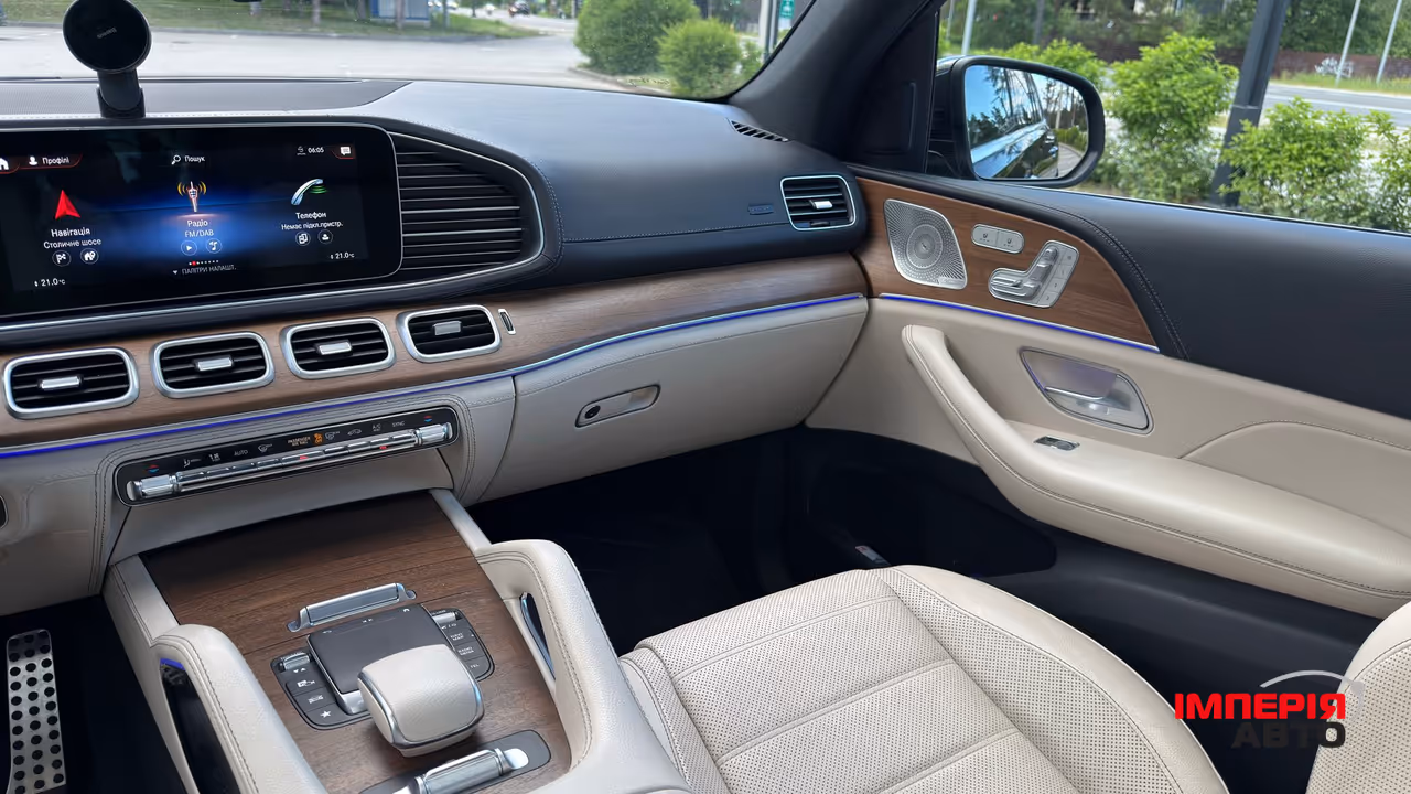 Mercedes-Benz GLS - фото 24