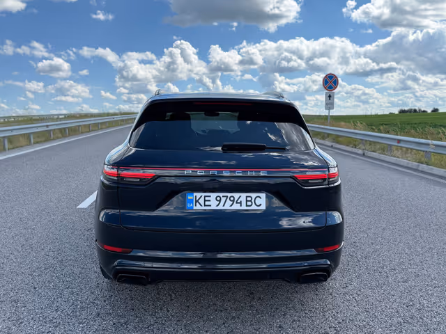 Porsche Cayenne - фото 3