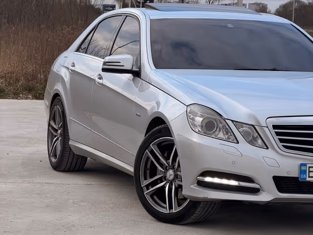 Mercedes-Benz E-Класс - зображення 3
