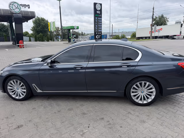 BMW 7 серії - фото 3