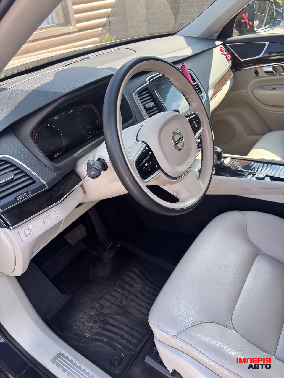 Volvo XC90 - фото 6