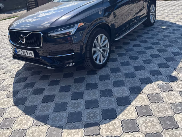 Volvo XC90 - фото 1