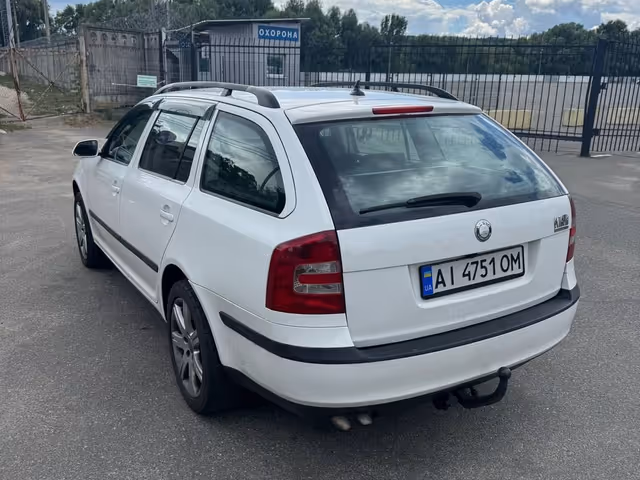 Skoda Octavia - фото 4