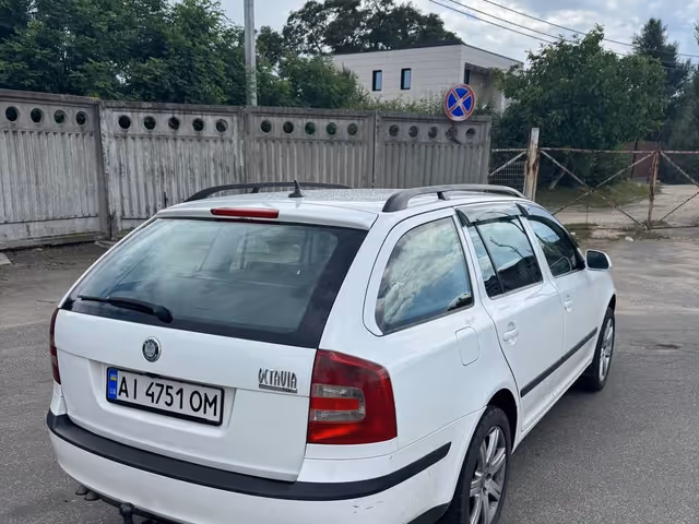 Skoda Octavia - фото 3