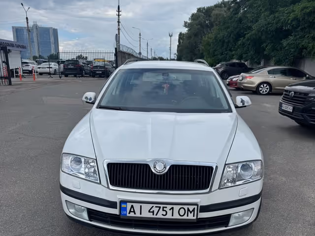 Skoda Octavia - фото 1