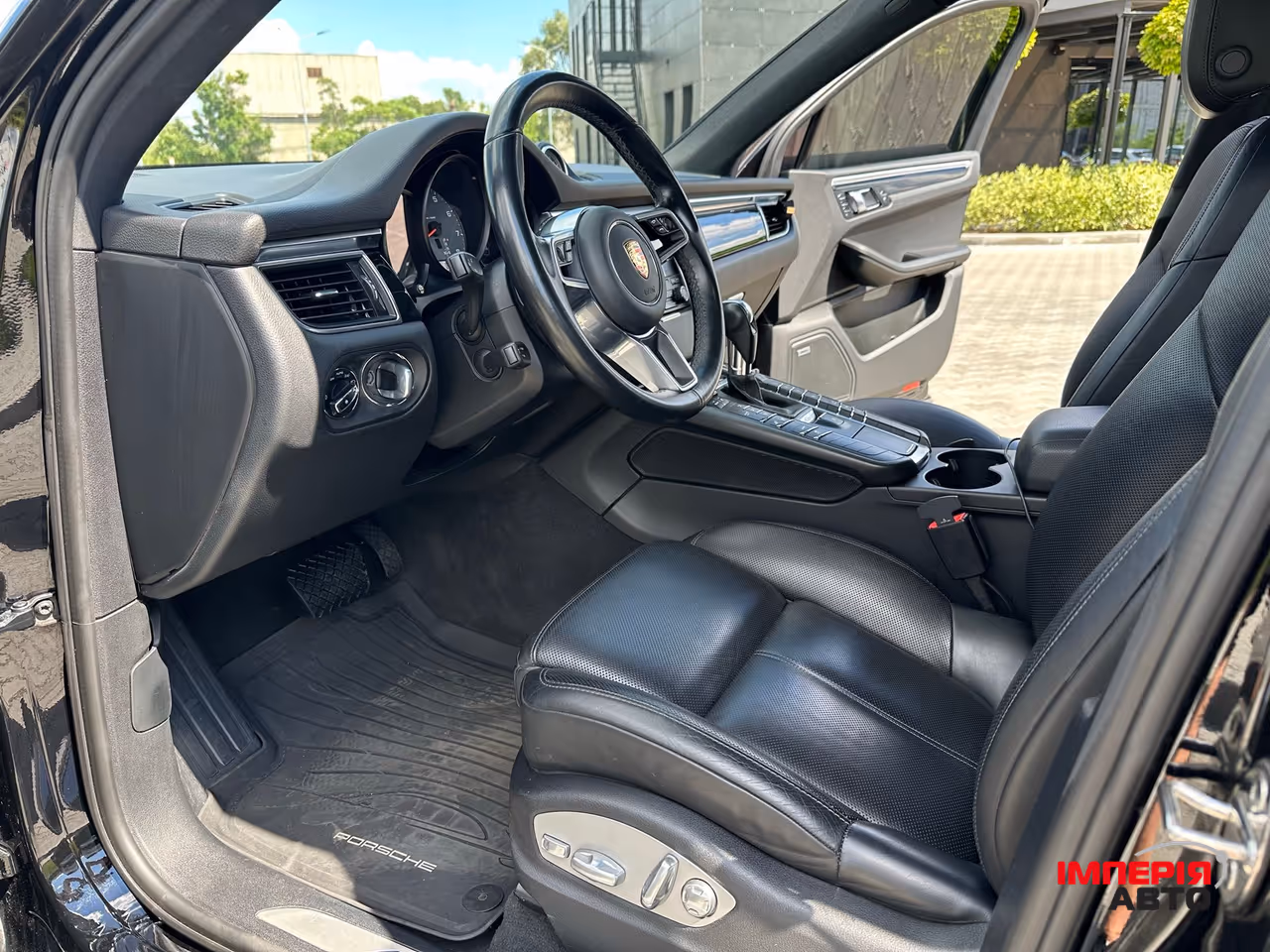 Porsche Macan - фото 12