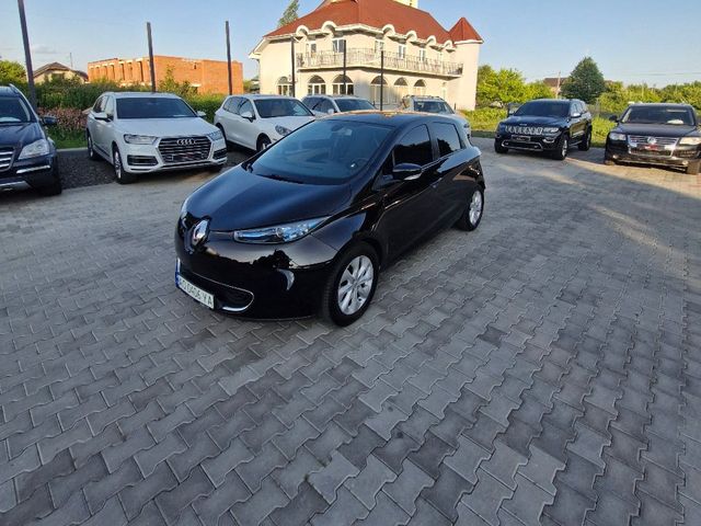 Renault ZOE - фото 1