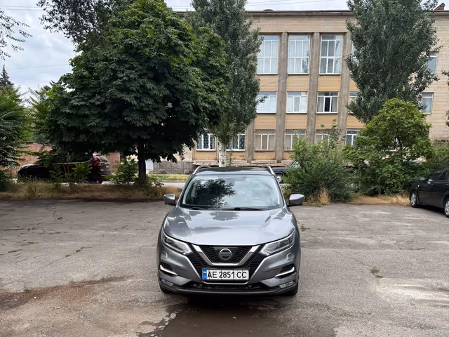 Nissan Qashqai - фото 1