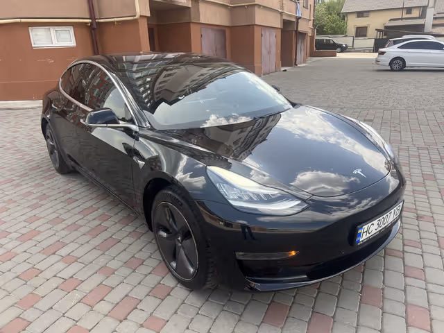 Tesla Model 3 - фото 2