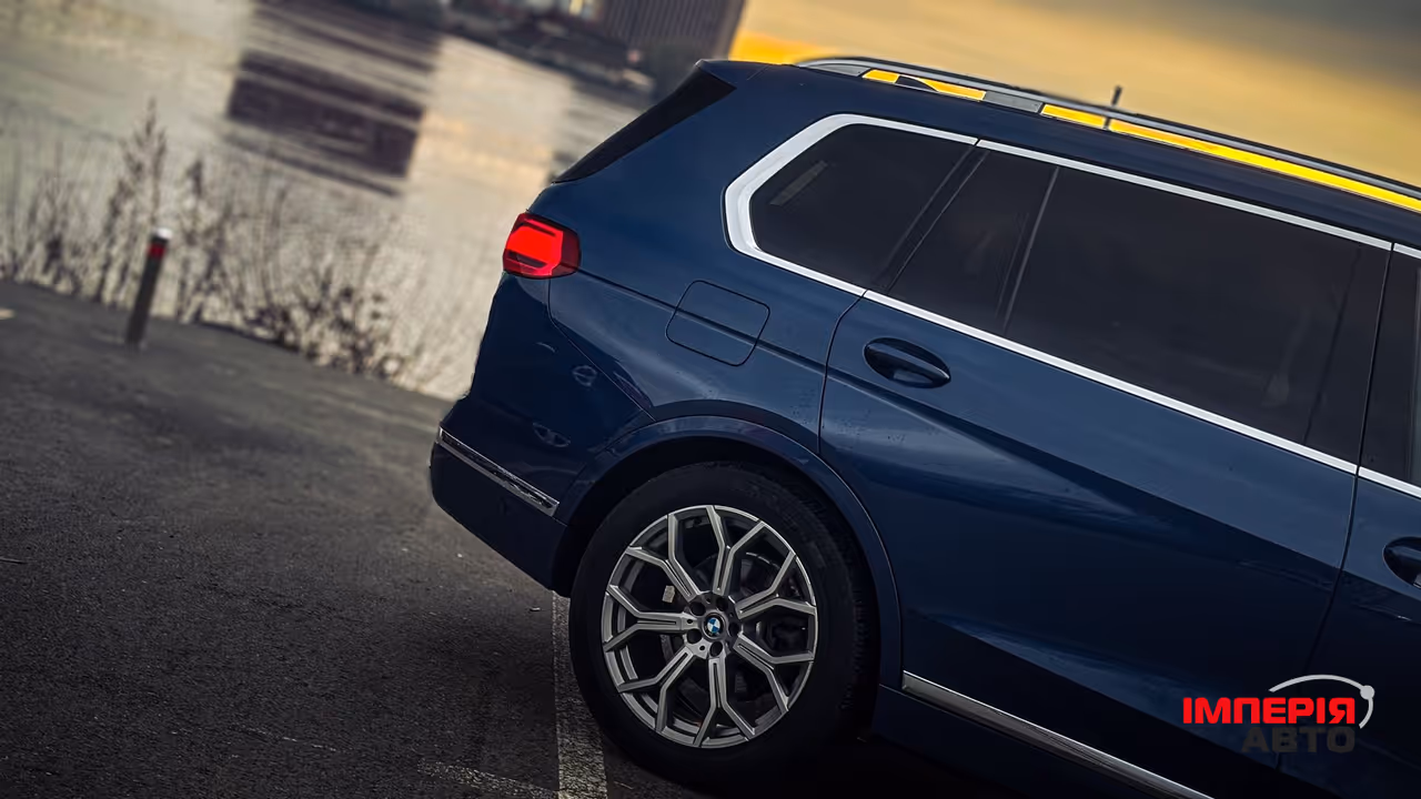 BMW X7 - фото 11