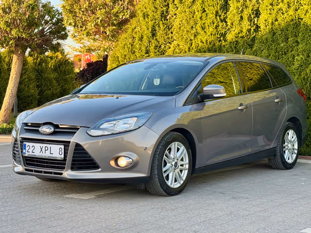 Ford Focus - фото 5