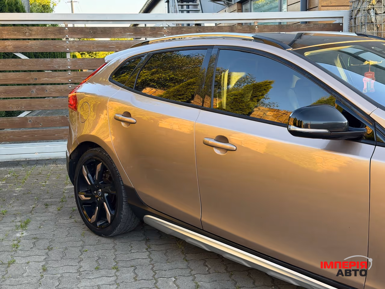 Volvo V40 Cross Country - фото 95