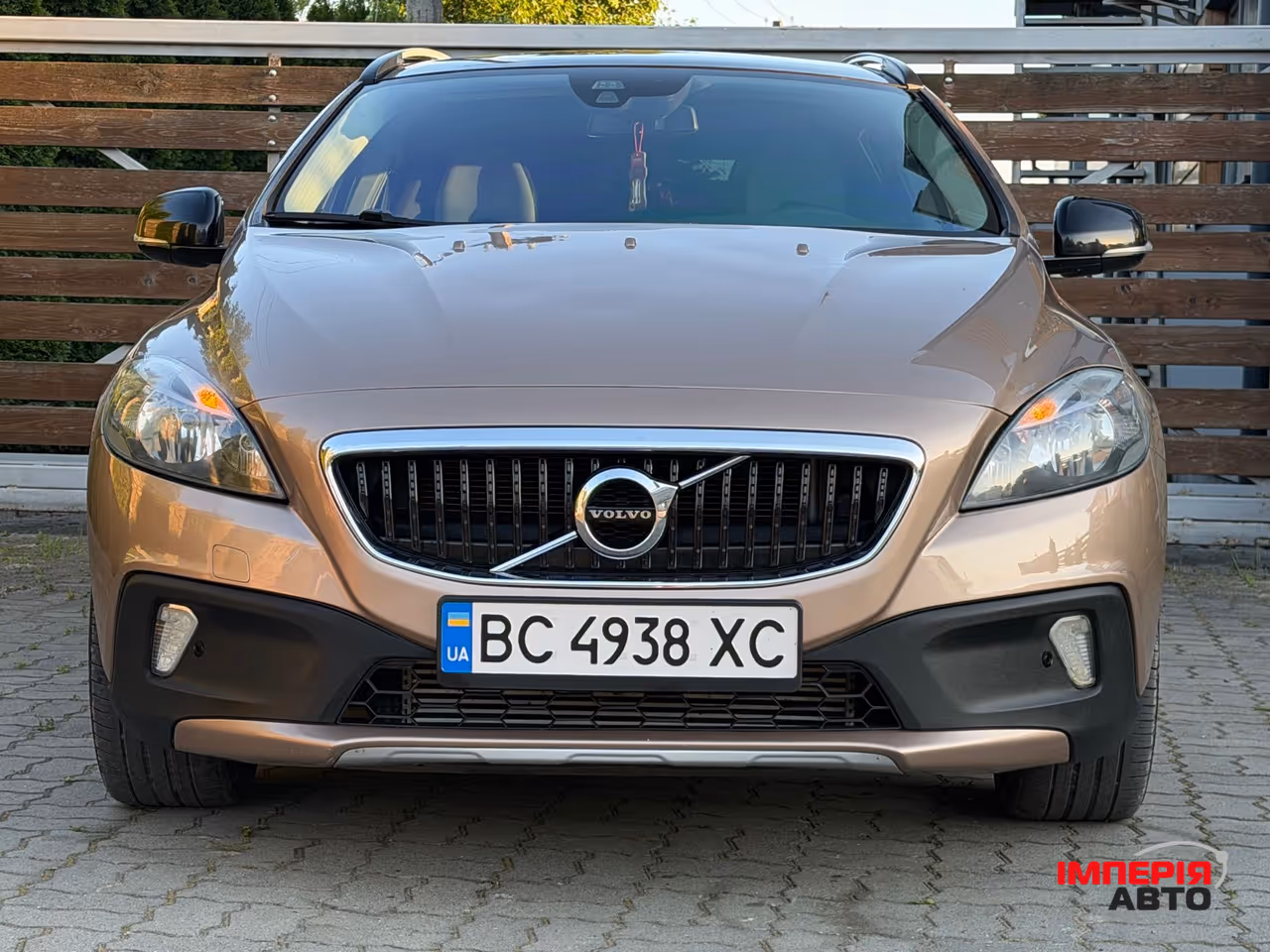 Volvo V40 Cross Country - фото 87