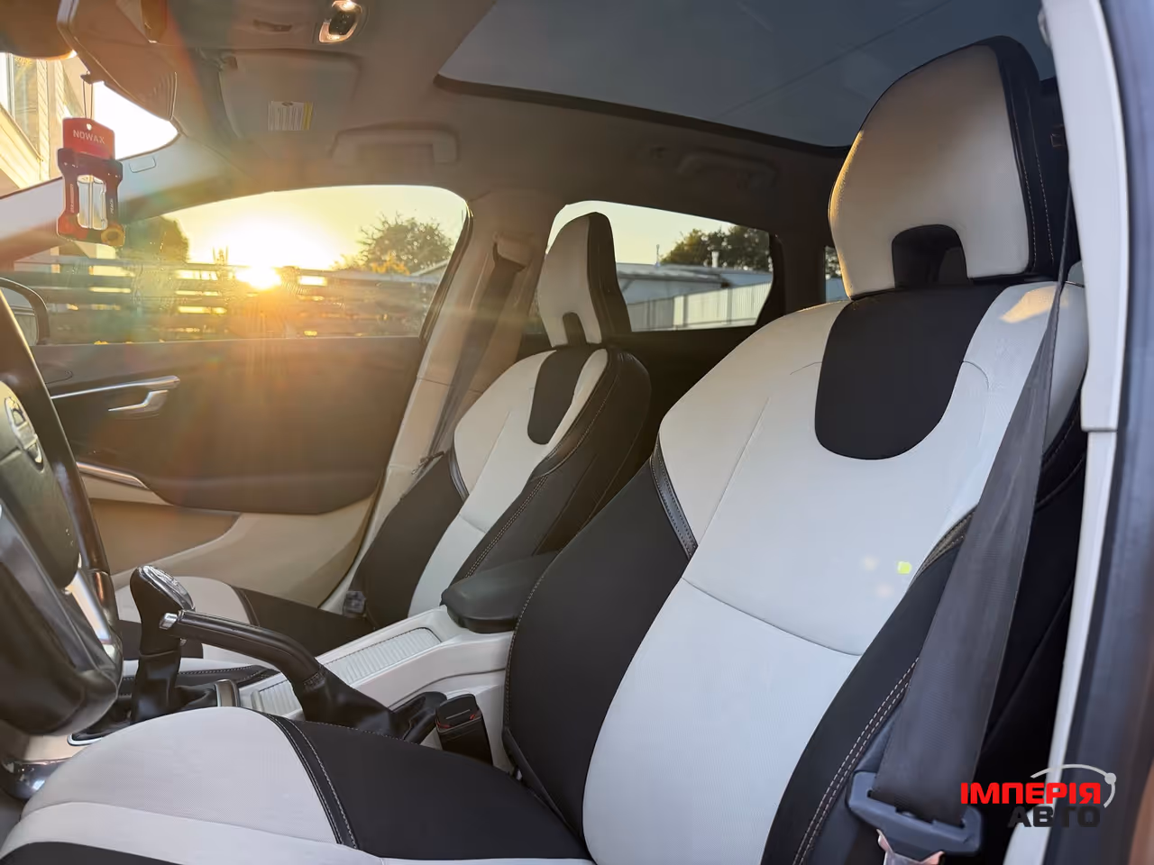 Volvo V40 Cross Country - фото 53