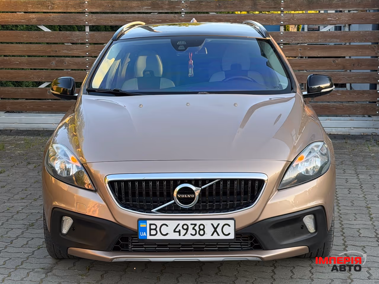 Volvo V40 Cross Country - фото 88