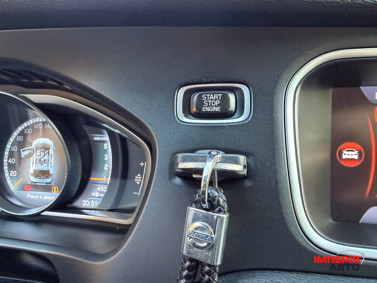 Volvo V40 Cross Country - фото 16
