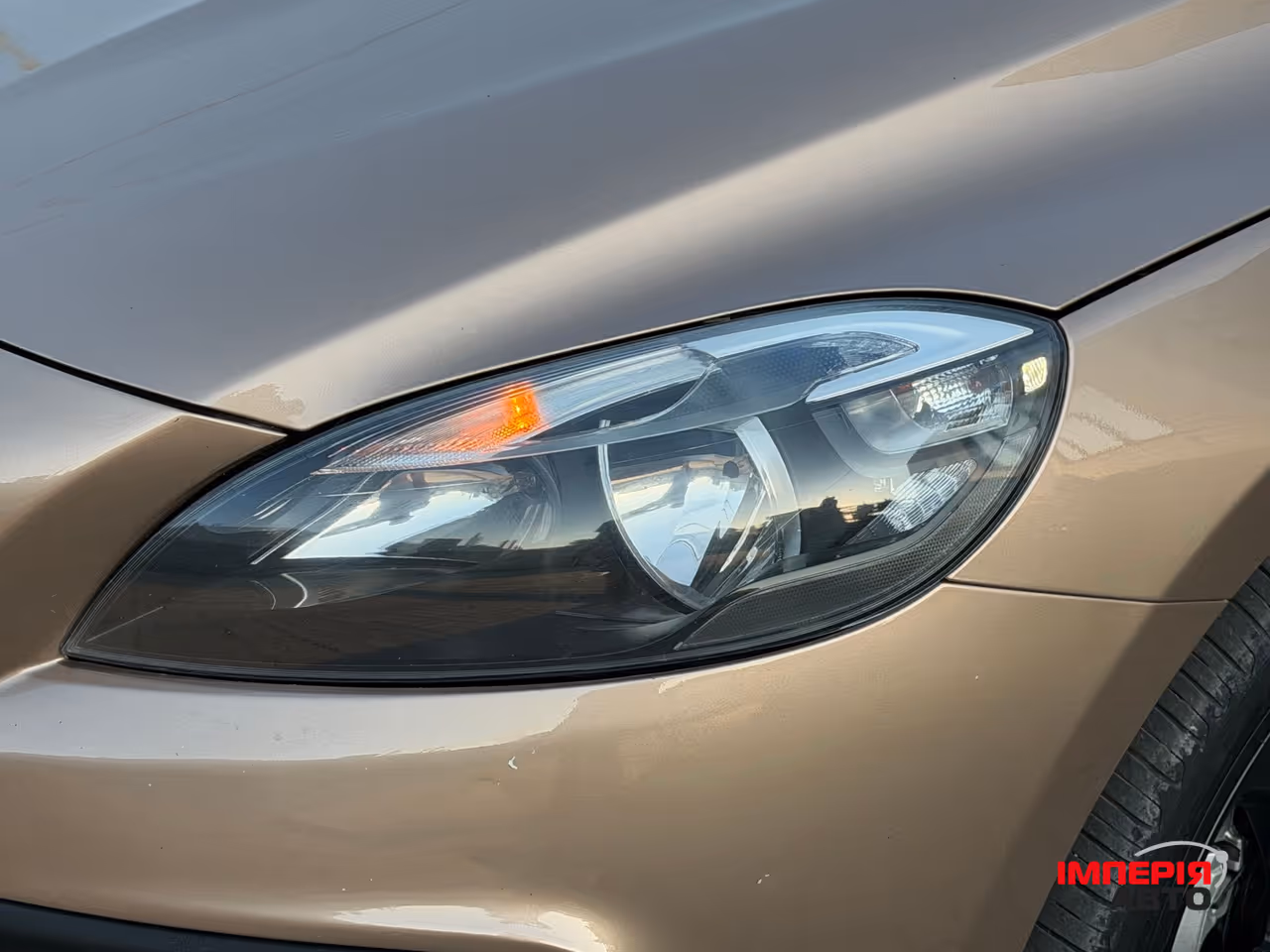 Volvo V40 Cross Country - фото 80