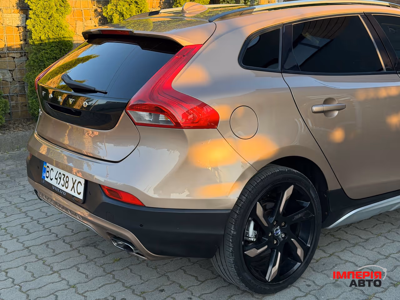 Volvo V40 Cross Country - фото 67