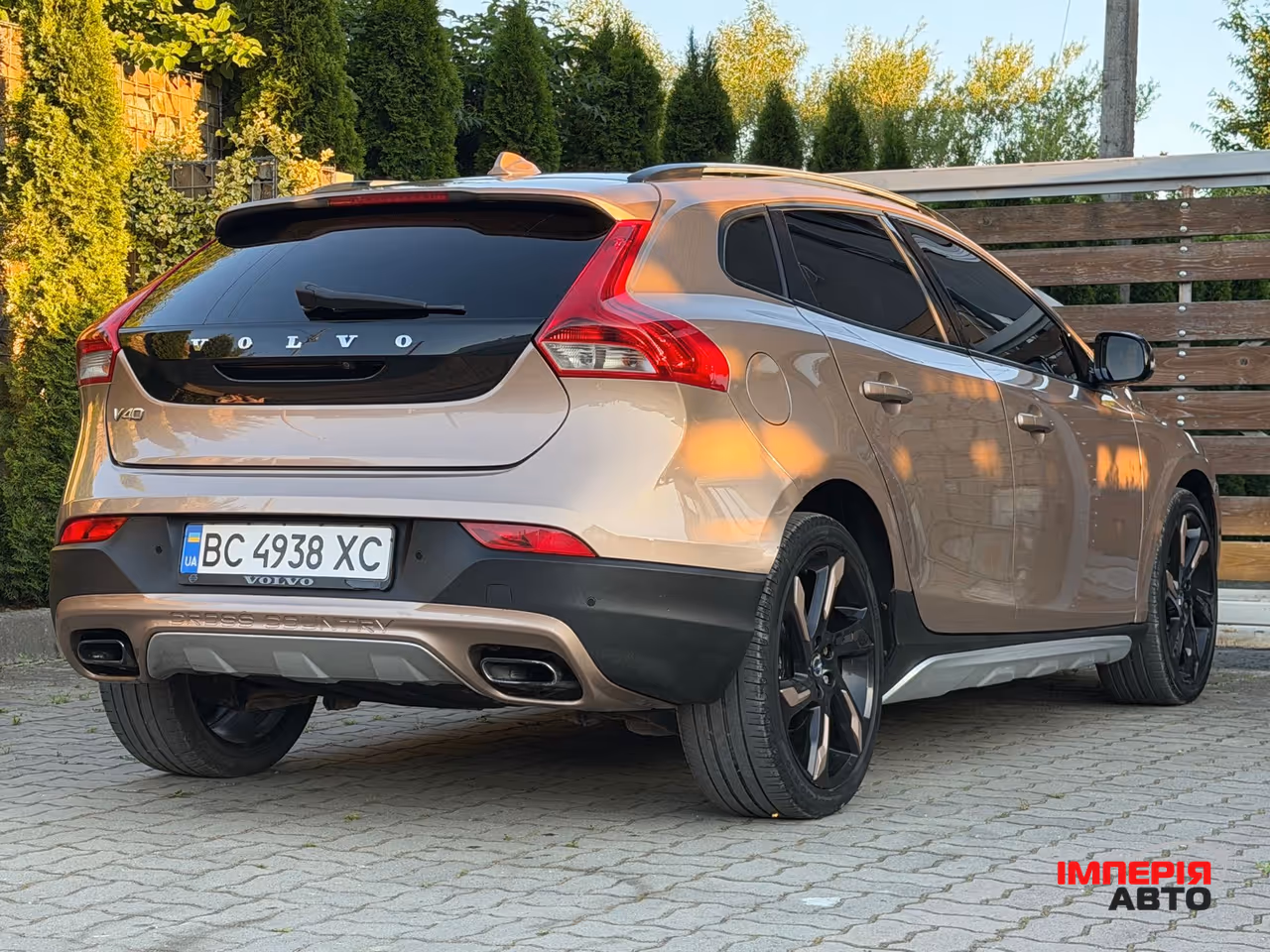 Volvo V40 Cross Country - фото 70
