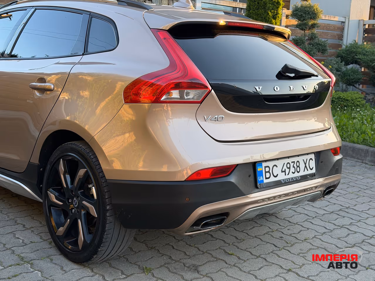 Volvo V40 Cross Country - фото 63