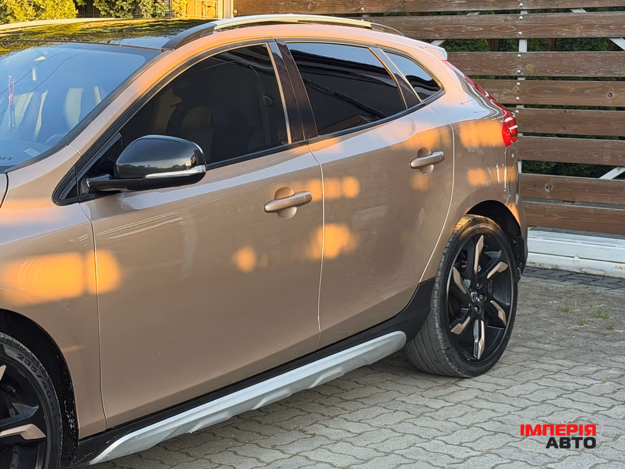 Volvo V40 Cross Country - фото 83