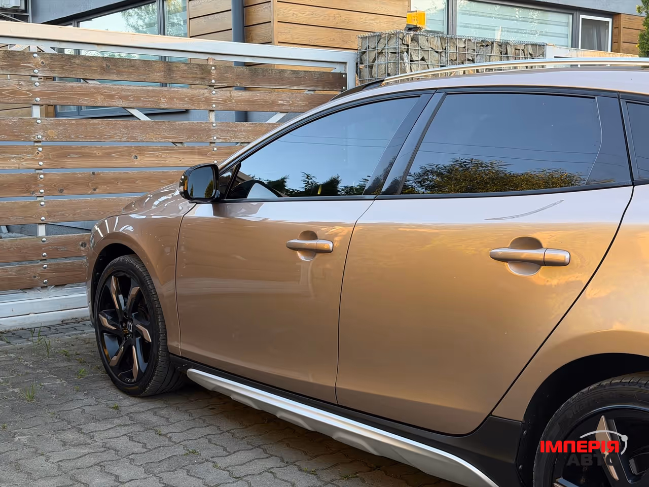 Volvo V40 Cross Country - фото 64