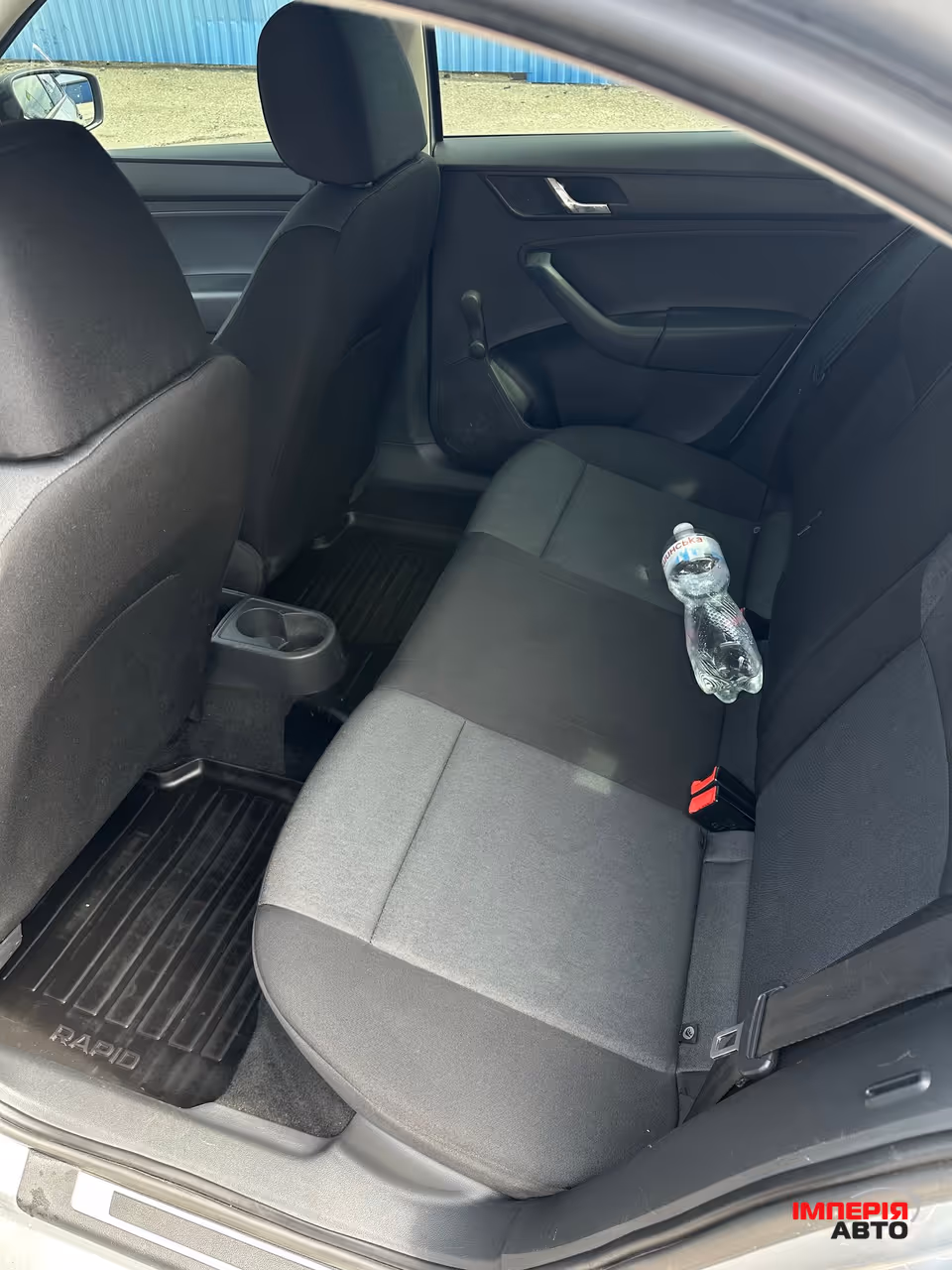 Skoda Rapid - фото 10