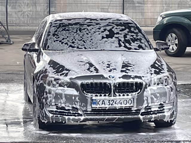 BMW 5 серії - фото 1