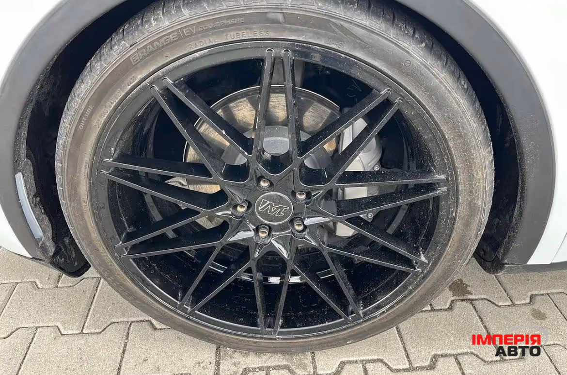 Tesla Model Y - фото 15