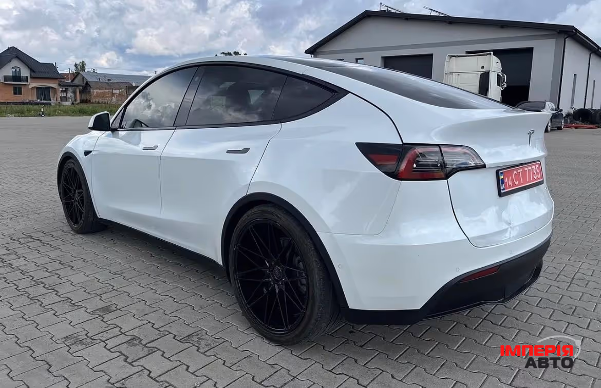 Tesla Model Y - фото 7