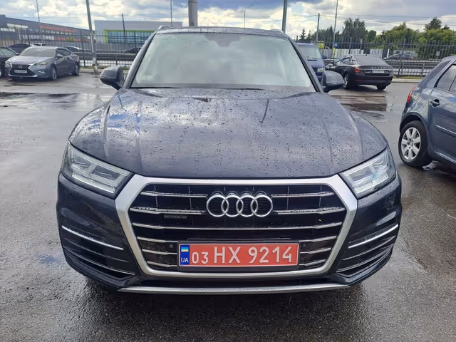 Audi Q5 - фото 1