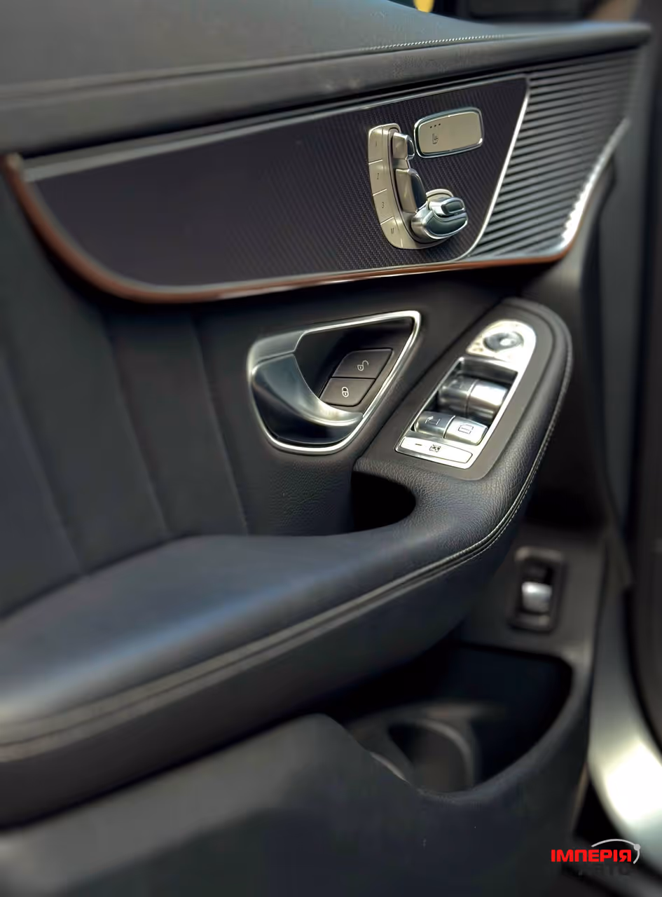 Mercedes-Benz EQC - фото 18