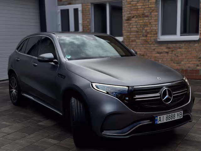 Mercedes-Benz EQC - фото 5