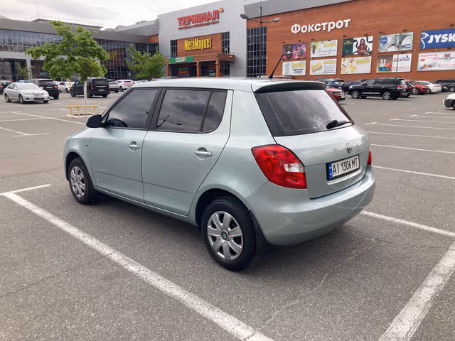 Skoda Fabia - фото 4