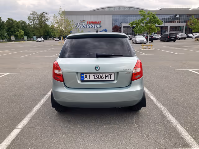 Skoda Fabia - фото 5
