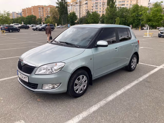 Skoda Fabia - фото 2