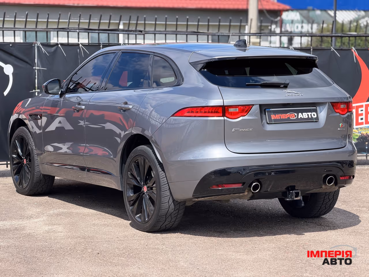 Jaguar F-Pace - фото 6