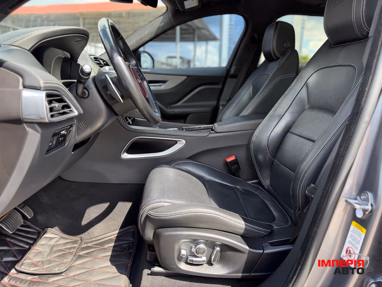 Jaguar F-Pace - фото 9
